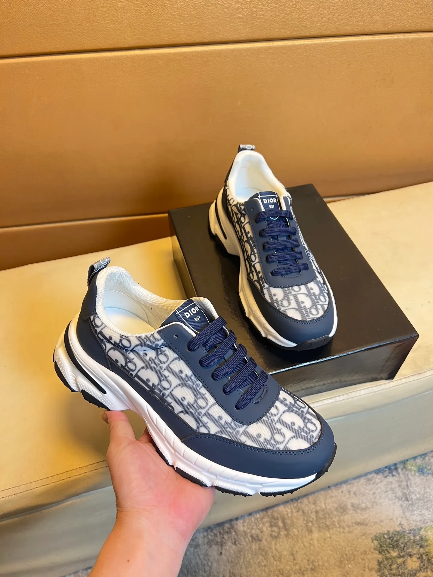 Men's men's shoes💰440💰👑👑Dior original quality.~ Unique modern style sneakers. 🏃A must-have casual shoe for trendy men😍😍 Original brand imported from Italy, imported original leather, sheep lining (refuses to discolor and grind feet) Sole: Original sole provided by the original factory, French lazy style design ⚠️Fit to the feet, original quality, super comfortable original sole. It’s like shooting the real thing 🎬The real thing is better, high-quality sneakers wan men’s shoe size: 38-44